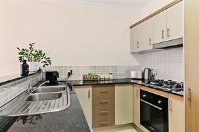 Poolside Paradise Cairns - 9 Pools BBQ Gym