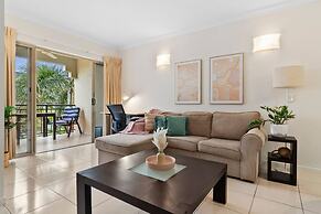 Poolside Paradise Cairns - 9 Pools BBQ Gym