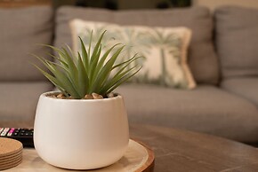 Tropical Bliss - Cairns 9 Pools BBQ Gym