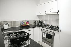 Tropical Paradise Cairns - 9 Pools Gym BBQ