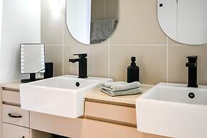 Tropical Paradise Cairns - 9 Pools Gym BBQ