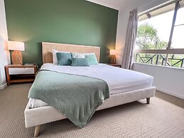 Tropical Paradise Cairns - 9 Pools Gym BBQ