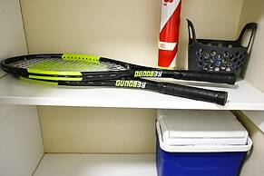 Tropical Paradise Cairns - 9 Pools Gym BBQ