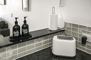 Tropical Paradise Cairns - 9 Pools Gym BBQ