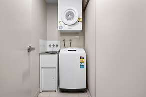 Lux Cairns - 9 Pools BBQ and Gym