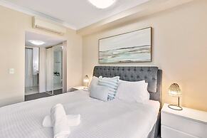 Lux Cairns - 9 Pools BBQ and Gym