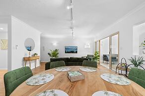 The Nest Cairns - 4 Pools BBQ Resort