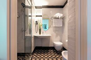Palm Gallery Hotel