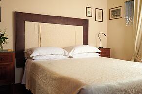 Palm Gallery Hotel