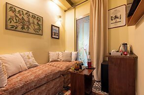 Palm Gallery Hotel