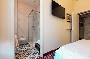 Palm Gallery Hotel