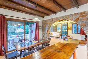 Villa Nineta in Tavronitis