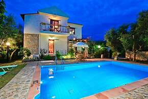 Villa Nineta in Tavronitis