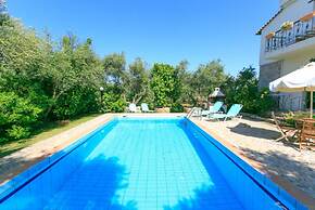 Villa Nineta in Tavronitis