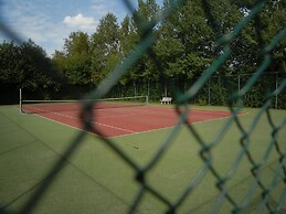 Luxury Lodge With air Conditioning and Dishwasher, in a Holiday Park, 