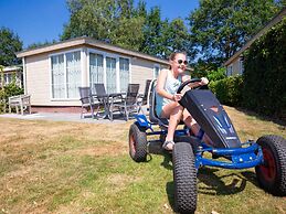 Luxury Lodge With air Conditioning and Dishwasher, in a Holiday Park, 