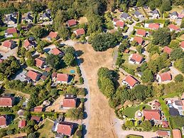 Luxury Lodge With air Conditioning and Dishwasher, in a Holiday Park, 