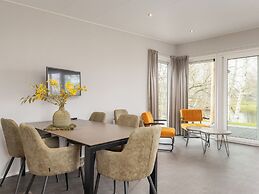 Luxury Lodge With air Conditioning and Dishwasher, in a Holiday Park, 