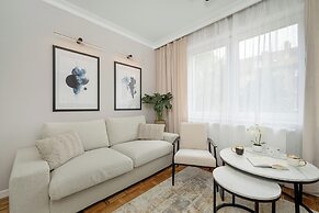 Charming Apartment by Renters