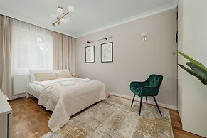 Charming Apartment by Renters