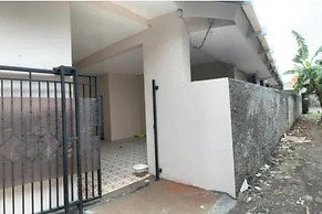 OYO 94098 Fgh Residence 1