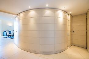 Blu Breeze on Seafront