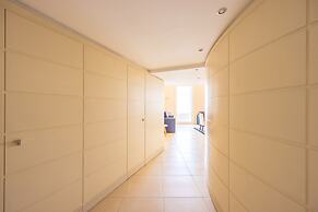 Blu Breeze on Seafront