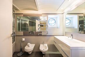 Blu Breeze on Seafront