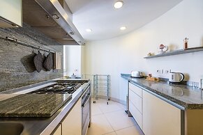 Blu Breeze on Seafront