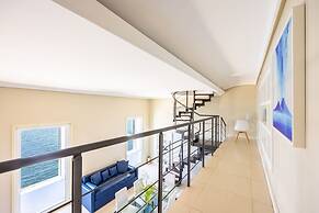 Blu Breeze on Seafront