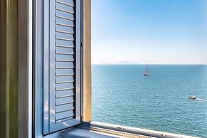 Blu Breeze on Seafront