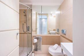 Blu Breeze on Seafront