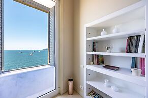 Blu Breeze on Seafront