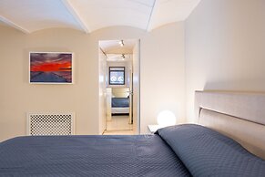 Blu Breeze on Seafront