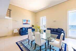 Blu Breeze on Seafront