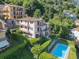 Casa Vela in Sala Comacina