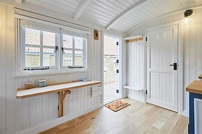 Host Stay The Lobster Pot