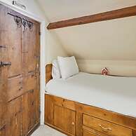 Host Stay Colcott Cottage