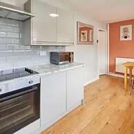 Host Stay Bartlemere House