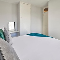 Host Stay Bartlemere House