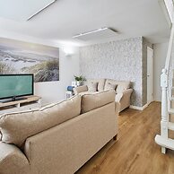 Host Stay Emilyn House