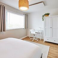 Host Stay Emilyn House