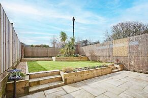 Host Stay Emilyn House