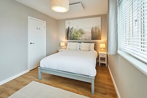 Host Stay Emilyn House