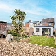 Host Stay Emilyn House