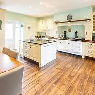 Host Stay Old Reading Room