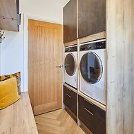 Host Stay Rose House