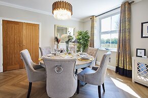 Host Stay Rose House