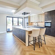 Host Stay Rose House