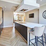 Host Stay Rose House